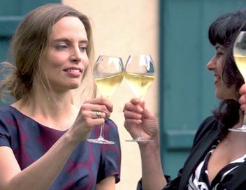 LES FEMMES ET LE CHAMPAGNE : UN AMOUR FOU ! LES FEMMES ET LE CHAMPAGNE : UN AMOUR FOU !
